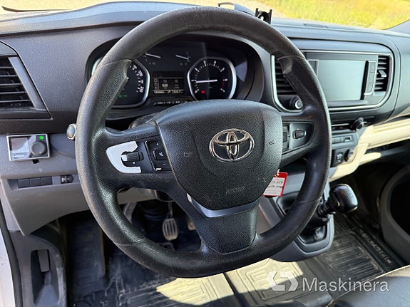 Toyota Proace 11 of 12