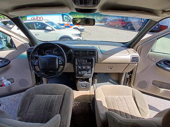 Chevrolet Trans Sport 3 of 10