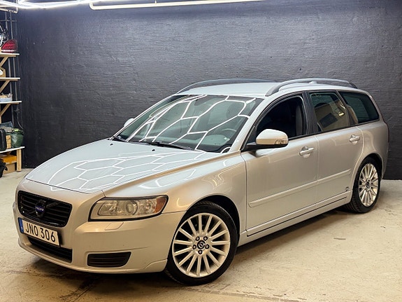 Volvo V50 3 of 15