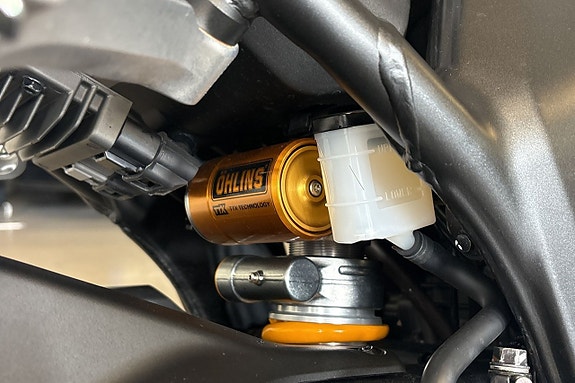 Honda Cb 1000sp /Öhlins/Racefit/259 mil!/ 6 of 17