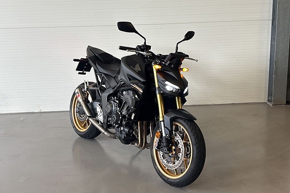 Honda Cb 1000sp /Öhlins/Racefit/259 mil!/ 2 of 17