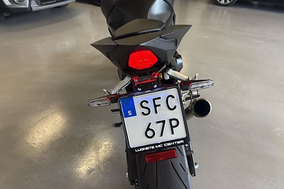 Honda Cb 1000sp /Öhlins/Racefit/259 mil!/ 13 of 17