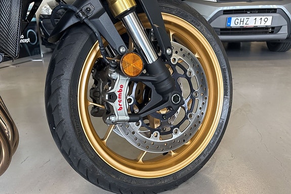Honda Cb 1000sp /Öhlins/Racefit/259 mil!/ 8 of 17
