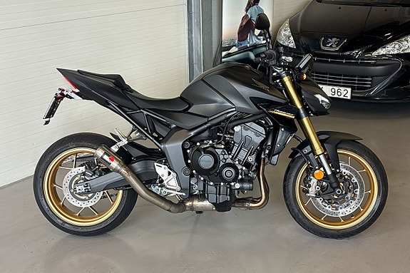 Honda Cb 1000sp /Öhlins/Racefit/259 mil!/ 4 of 17