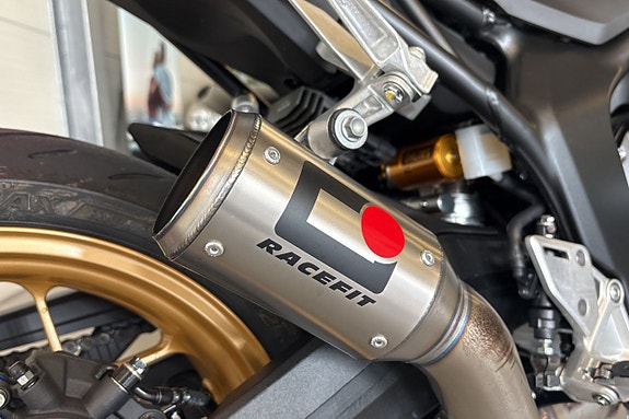 Honda Cb 1000sp /Öhlins/Racefit/259 mil!/ 7 of 17