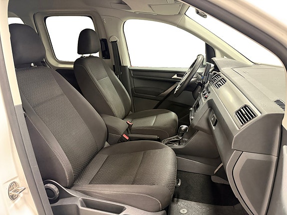 Volkswagen Caddy Maxi 12 of 17