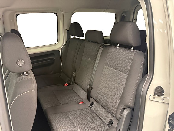 Volkswagen Caddy Maxi 10 of 17