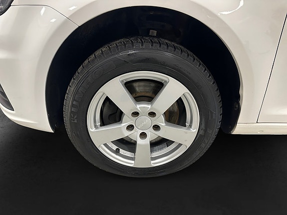 Volkswagen Caddy Maxi 16 of 16
