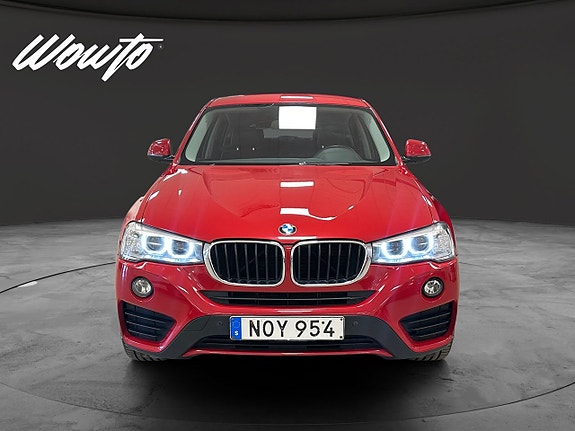 BMW X4 2 of 15