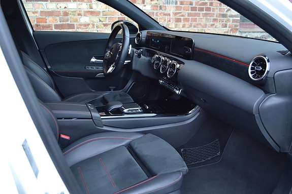 Mercedes-Benz A180 5 of 6