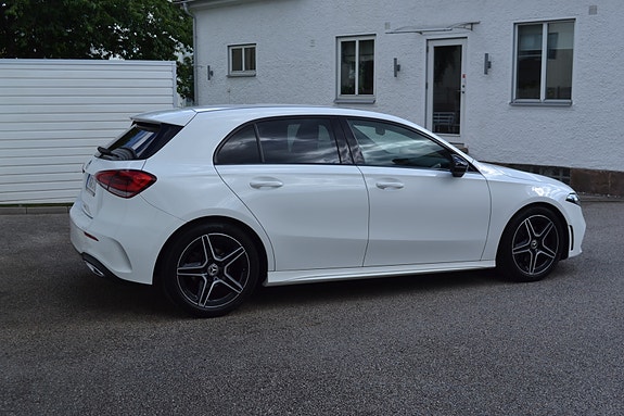 Mercedes-Benz A180 2 of 6