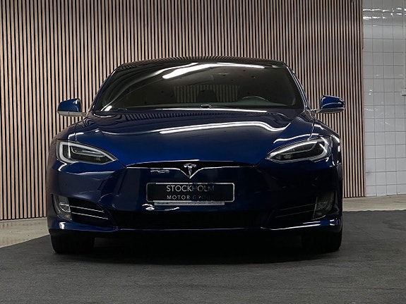 Tesla Model S 2 of 7
