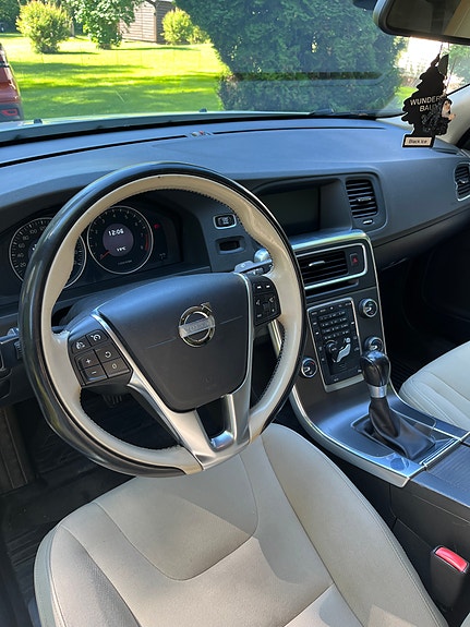 Volvo S60 4 of 10