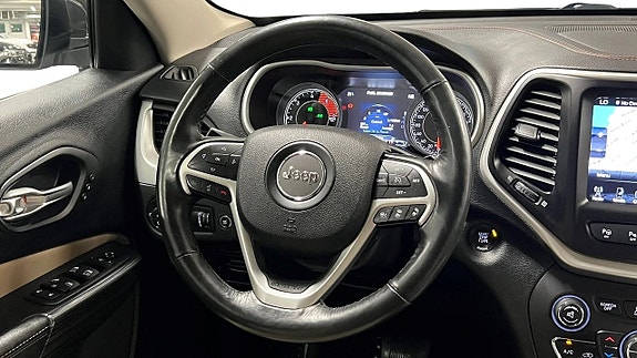 Jeep Cherokee 9 of 27