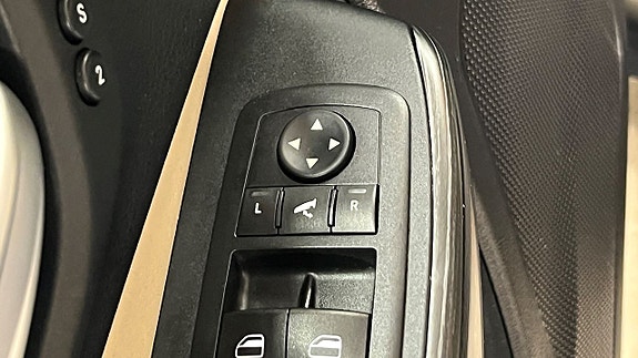 Jeep Cherokee 19 of 27