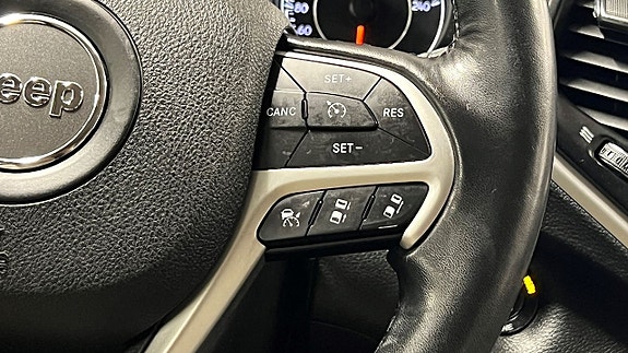 Jeep Cherokee 24 of 27