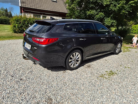 Kia Optima 4 of 9