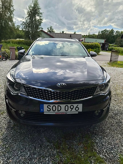 Kia Optima 3 of 9