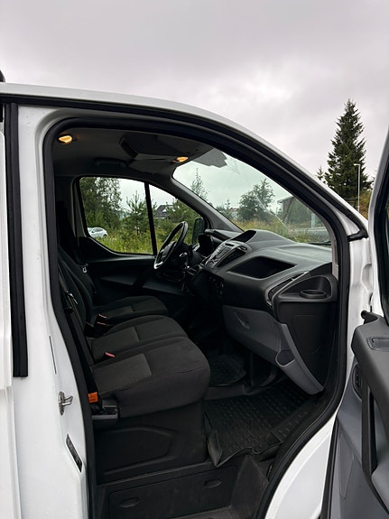 Ford Transit Custom 5 of 5