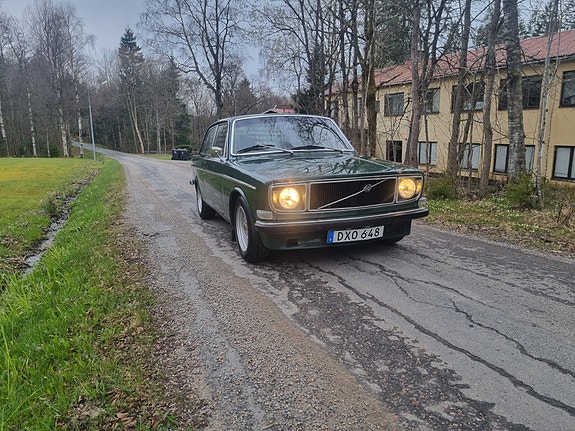 Volvo 142 2 of 6