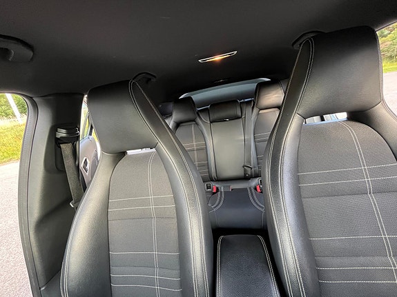 Mercedes-Benz A180 11 of 13