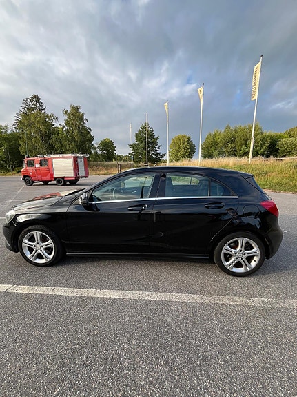 Mercedes-Benz A180 3 of 13