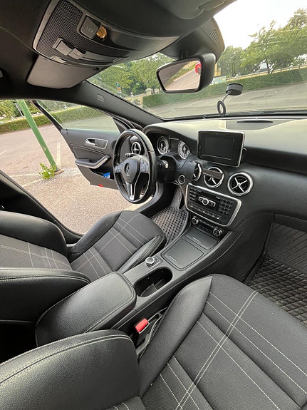 Mercedes-Benz A180 7 of 13