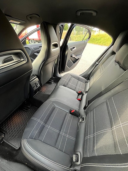 Mercedes-Benz A180 8 of 13
