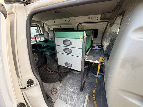 Volkswagen Caddy Maxi 8 of 9