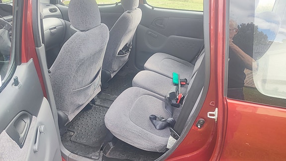 Toyota Yaris Verso 5 of 11