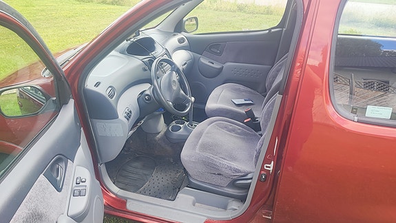 Toyota Yaris Verso 6 of 11