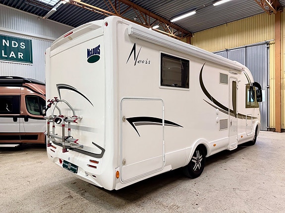 McLouis Nevis 880 4-bädd Solpanel AC x2 Lastvikt: 1000kg 150hk 3 of 30