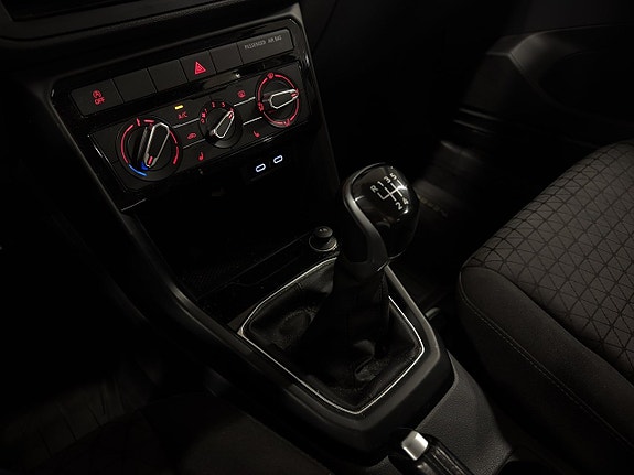Volkswagen T-Cross 11 of 17