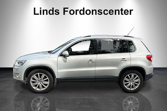 Volkswagen Tiguan 2 of 7