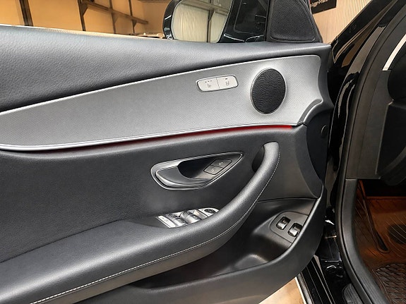 Mercedes-Benz E220 10 of 13