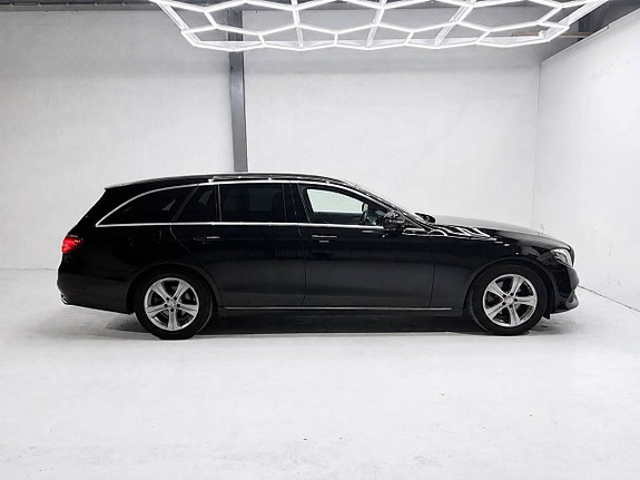 Mercedes-Benz E220 8 of 13