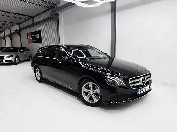 Mercedes-Benz E220 6 of 13