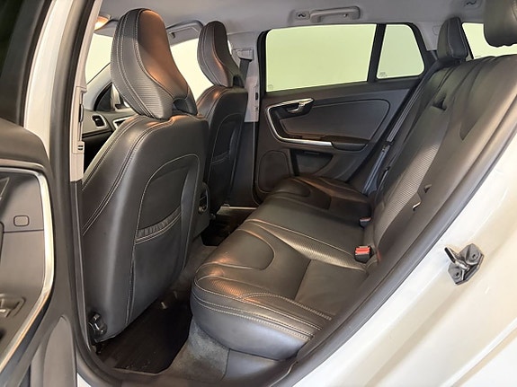 Volvo V60 10 of 18