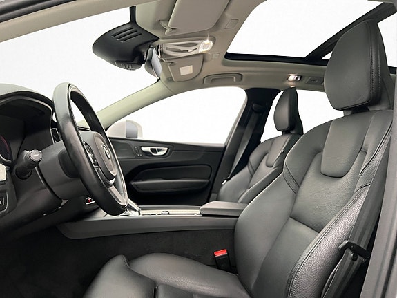 Volvo XC60 12 of 30