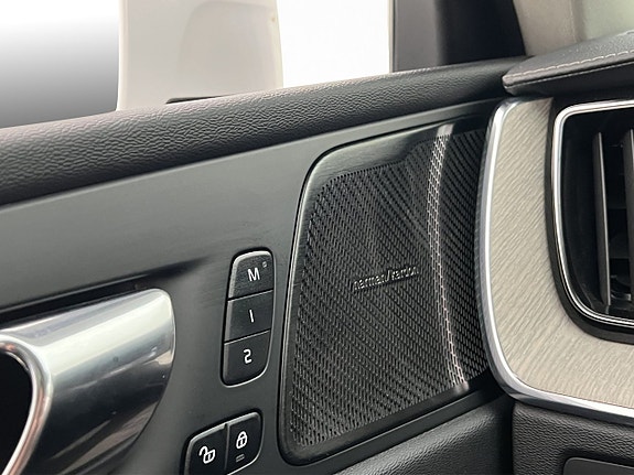 Volvo XC60 14 of 30