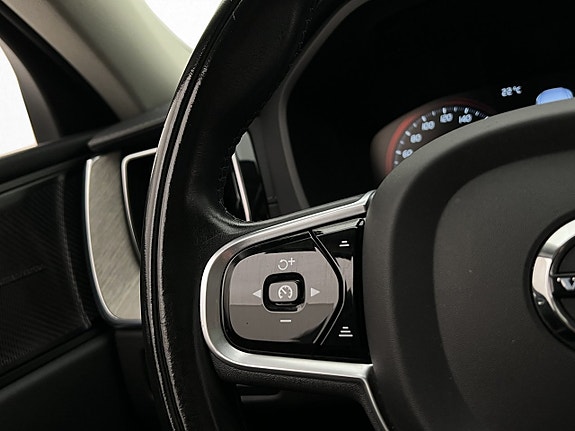 Volvo XC60 17 of 30