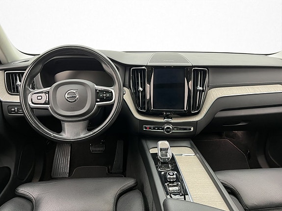 Volvo XC60 16 of 30