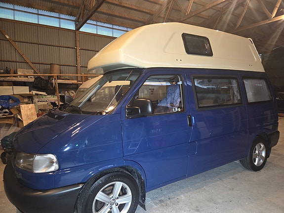 Volkswagen California 2 of 5