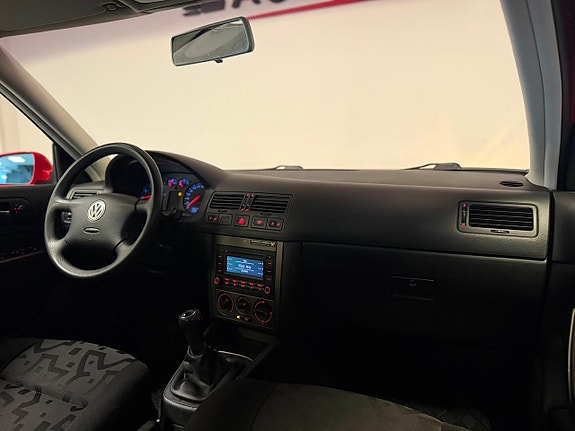 Volkswagen Bora 9 of 15