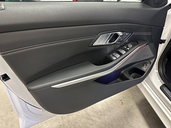 BMW M340i 9 of 15