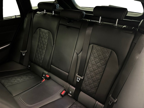 BMW M340i 14 of 15