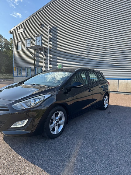 Hyundai i30 3 of 13