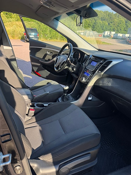 Hyundai i30 12 of 13