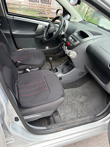 Toyota Aygo 7 of 9