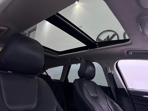 Ford Mondeo 23 of 30
